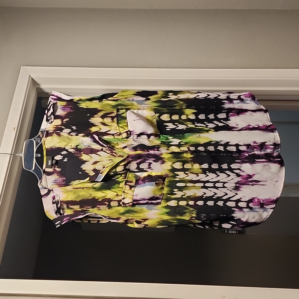 Wassio sleeveless pullover blouse.